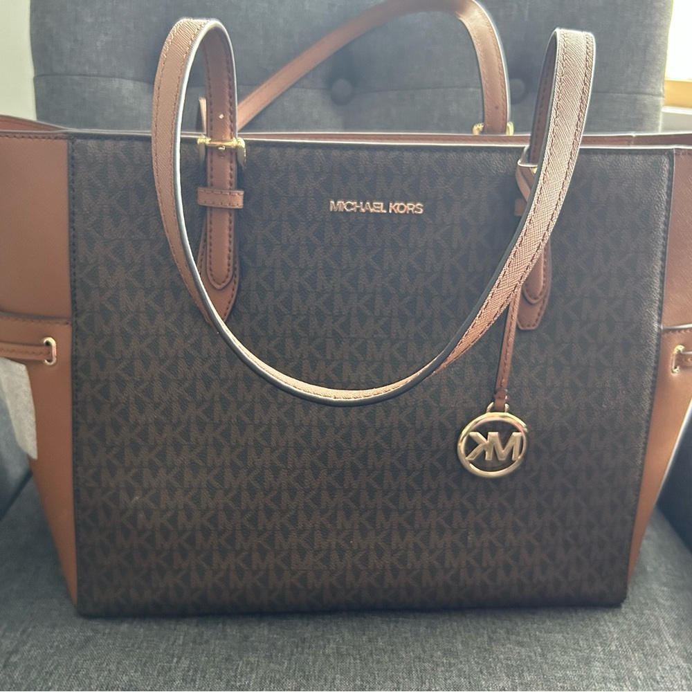 Michael Kors Gilly Travel Tote